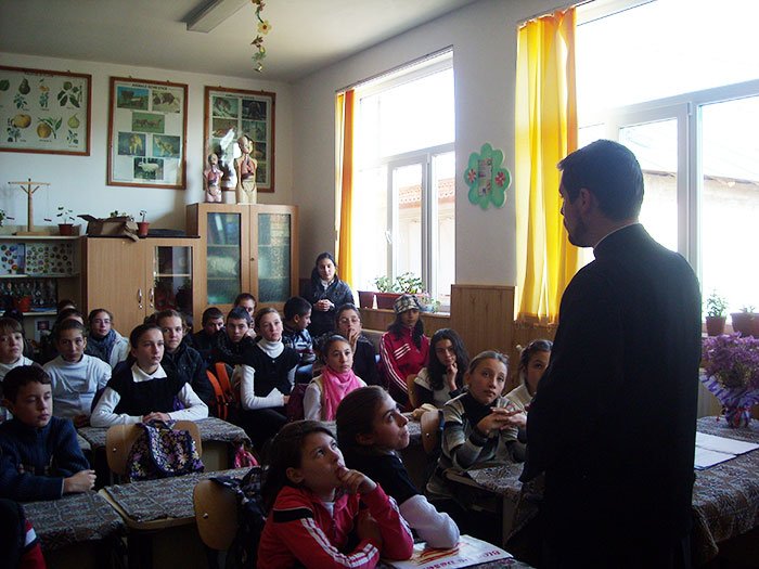 Săptămâna educaţiei globale la Pechea 110177