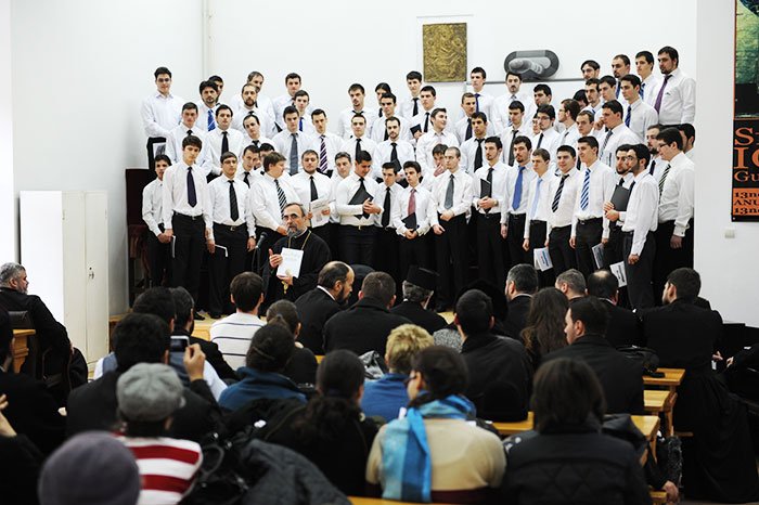 Facultatea bucureşteană de Teologie, ieri şi azi 110230