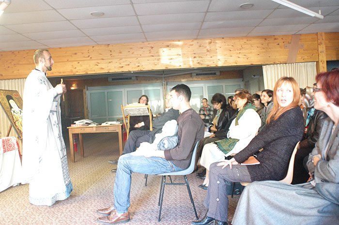 Ajutorul  Sfântului Nectarie pentru românii din Tours 110289