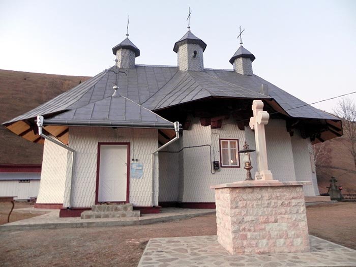 Biserica parohiei Slătioara - Stulpicani, resfinţită după 130 de ani 110346