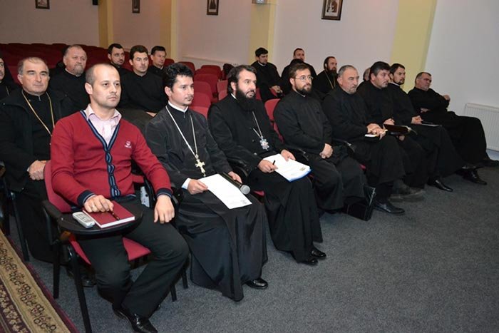 Întâlnirea preoţilor misionari din Episcopia Caransebeşului 110365