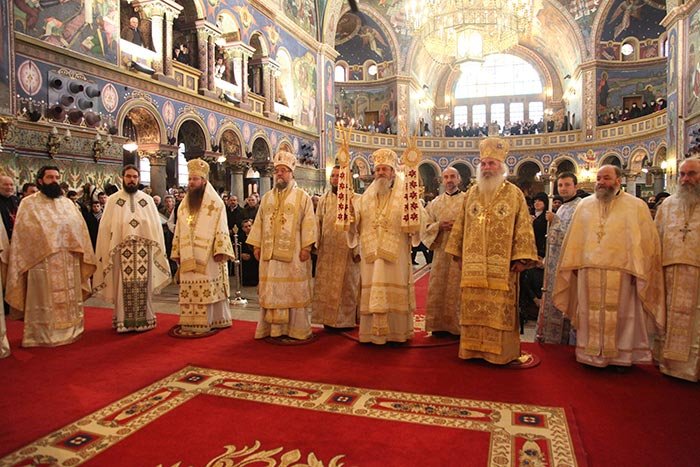 Ardealul şi-a prăznuit ierarhul cel sfânt 110396