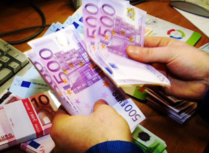 Zona euro va intra într-o uşoară recesiune 110454