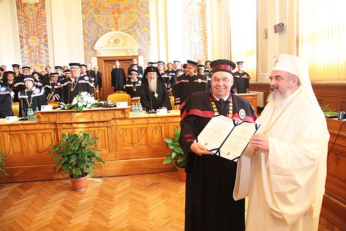 Doctor Honoris Causa pentru Patriarhul României 110524