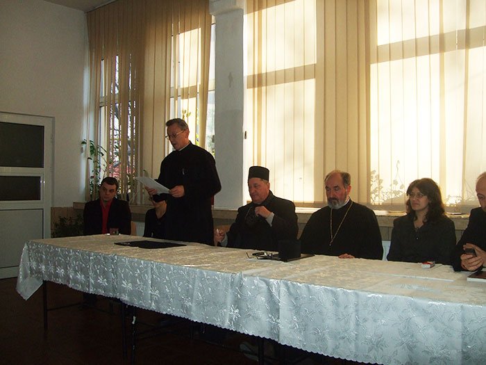 „Botezul şi Cununia, taine ale vieţii în Hristos“, la Seminarul Teologic din Botoşani 110574