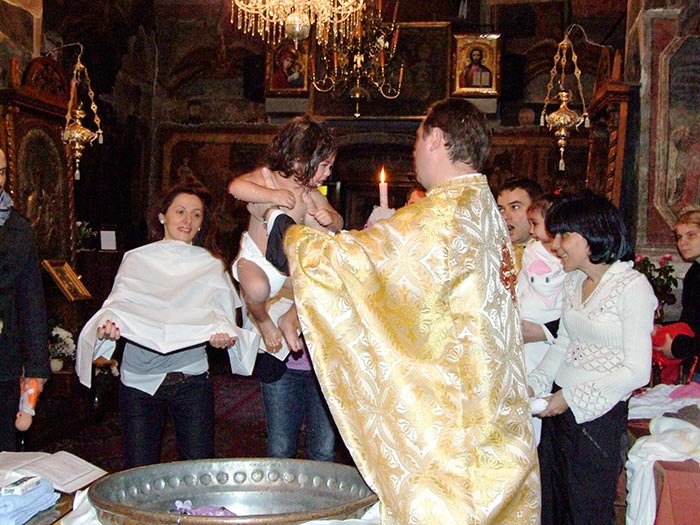 Taina Botezului pentru doi copii asistaţi social, la Biseria Olari 110644