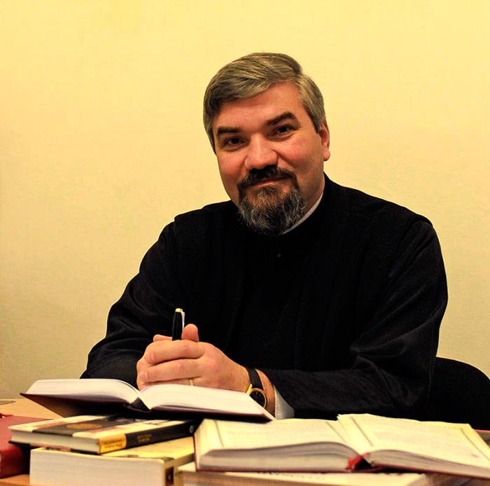 Răspunsuri duhovniceşti: „Canonul bolnavului este patul suferinţei sale“ 110653