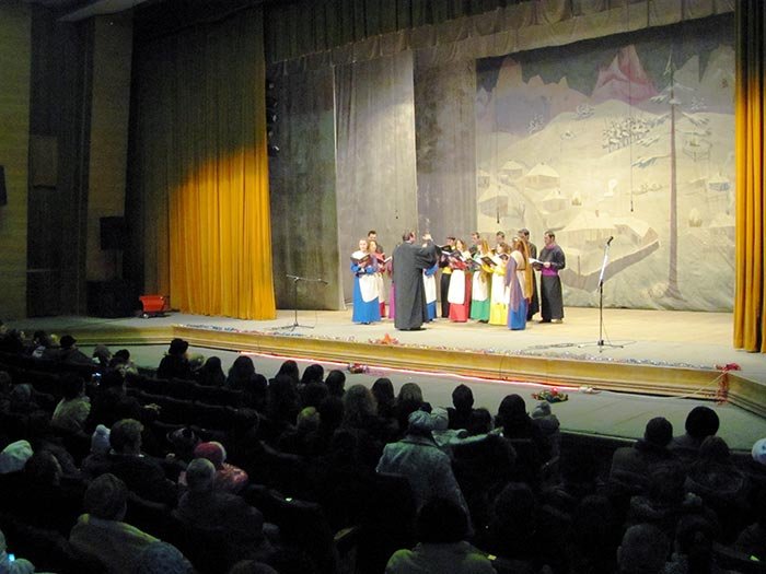 Colindătorii din toată Moldova vestesc Naşterea Mântuitorului 110715