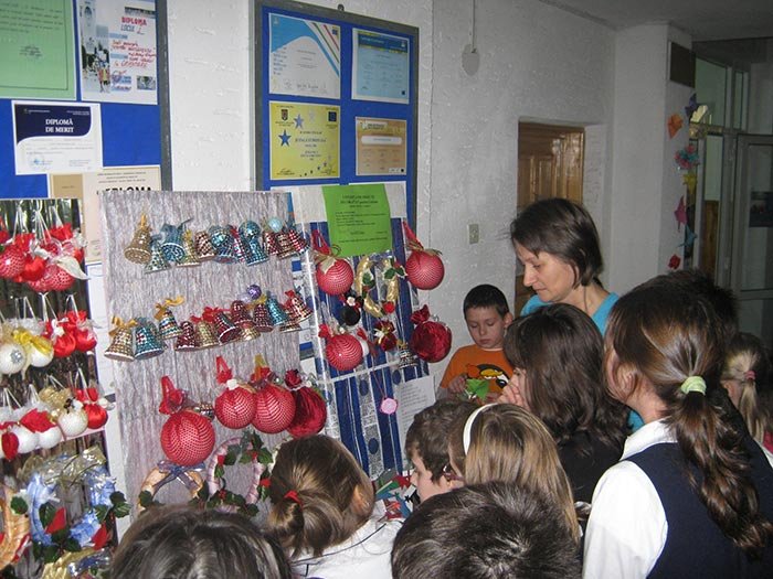 Expoziţie de obiecte decorative în scop caritabil 110741