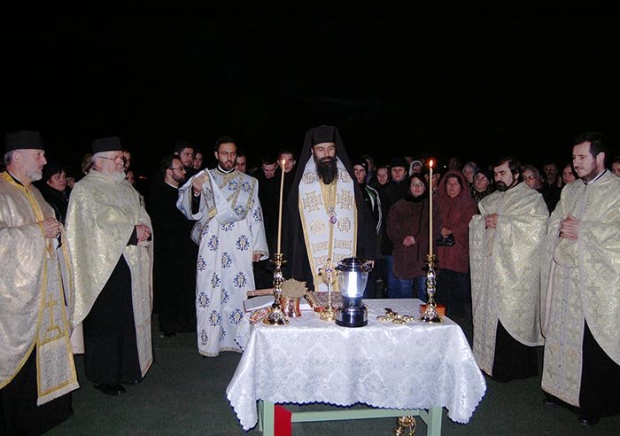 Sfinţirea locului pentru viitoarea biserică a Parohiei Timişoara - Blaşcovici 110734