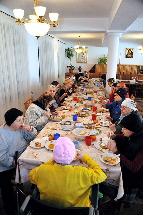 Faceţi un dar către cei nevoiaşi! 110814