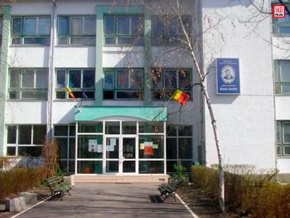 Jucării şi colinde pentru copiii abandonaţi 110841