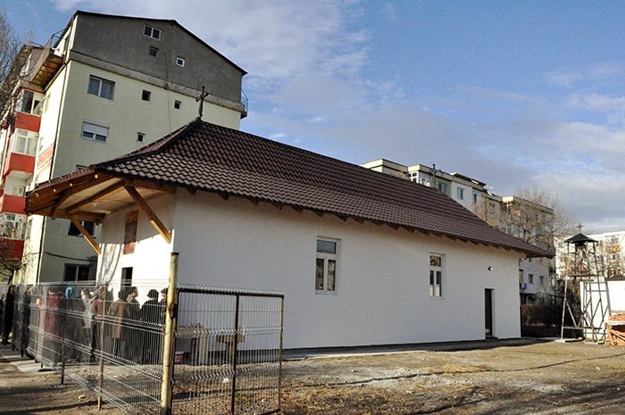 Prima Liturghie în parohia „Sfinţii Arhangheli Mihail şi Gavriil“ din Iaşi 110840