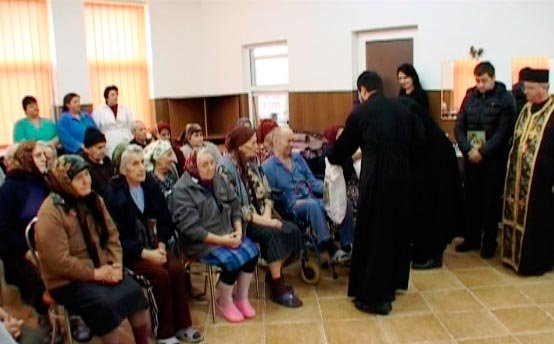 Acţiuni caritabile în Arhiepiscopia Buzăului şi Vrancei 110884