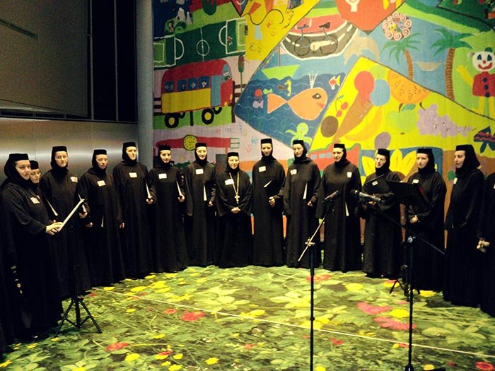 Colindă sfântă românească la Strasbourg 110874