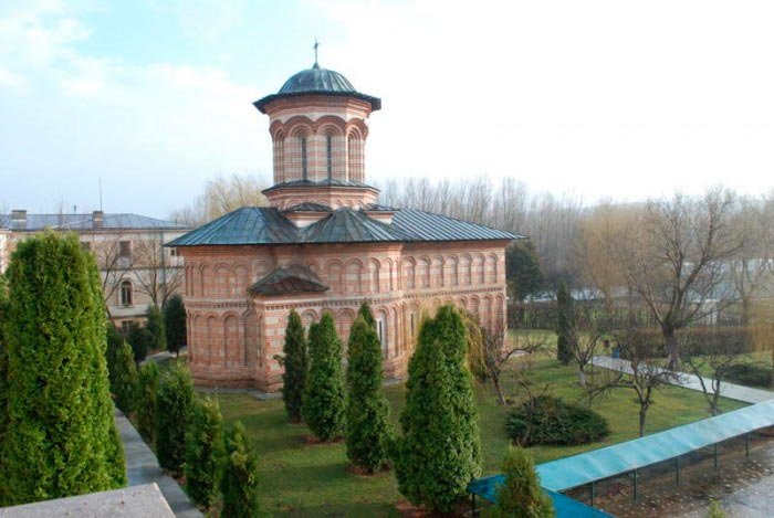 Daruri pentru angajaţii Centrului eparhial din Craiova 110865