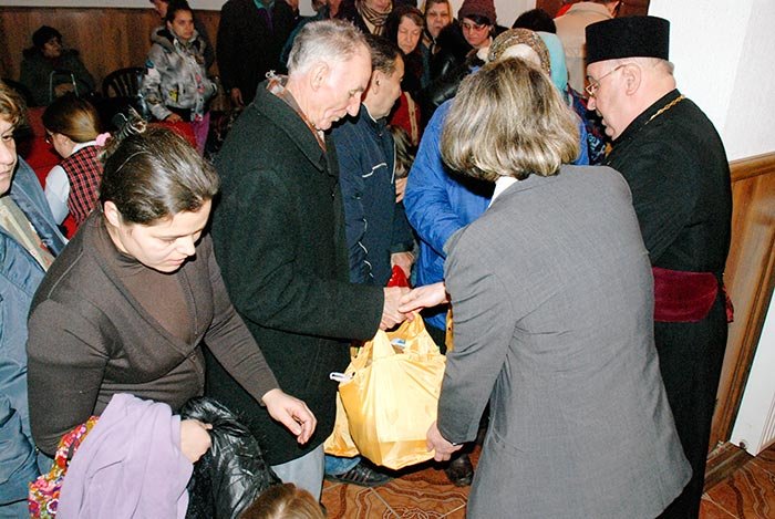 Daruri pentru copii şi adulţi din partea Protoieriei II Capitală 110877