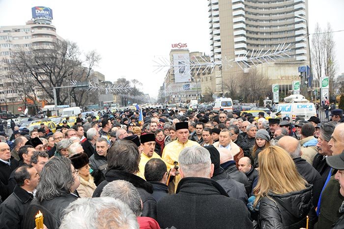 Lumânări şi flori pentru eroii din decembrie 1989 110879