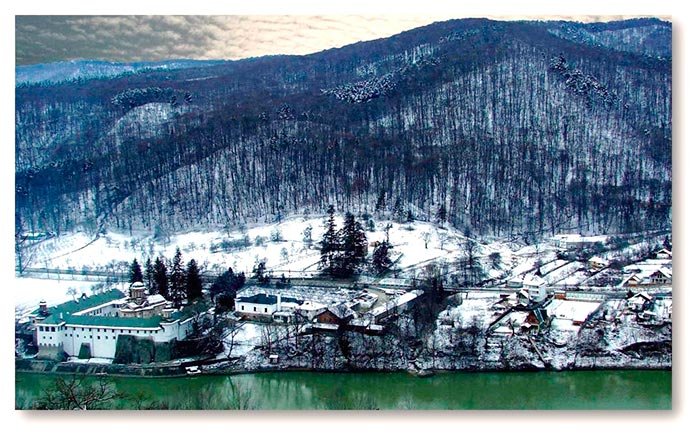 Aripa Crăciunului. La Cozia 110956