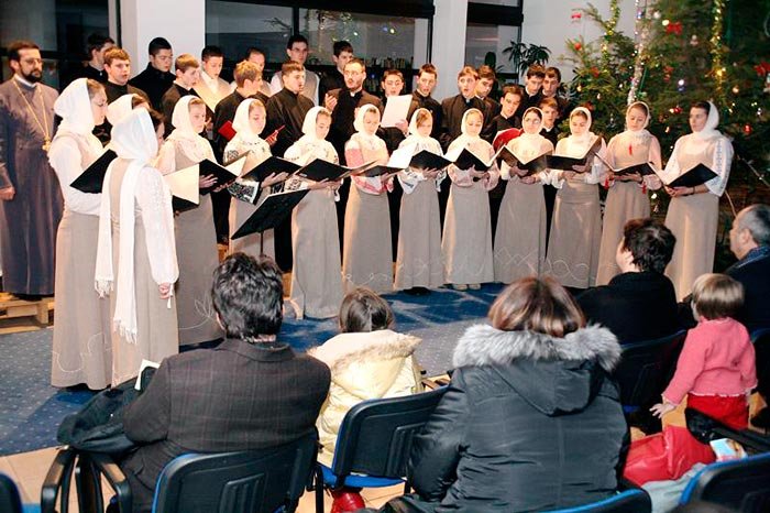 „Aur, smirnă şi … colinde“, la Oneşti 111043