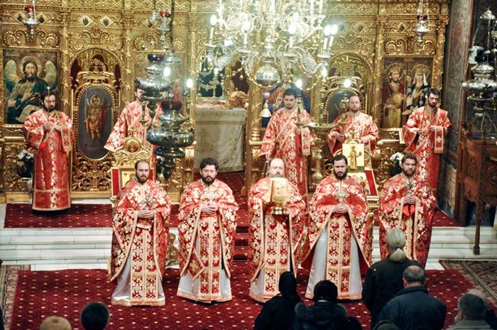 Slujbe speciale la trecerea dintre ani 111027