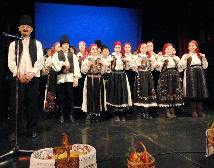 Tradiţiile din Bihor, promovate de copii 111018