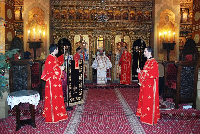 Liturghie arhierească în prima zi din 2012 111065