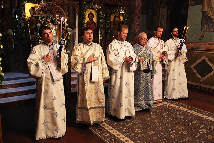 Odăjdiile diaconeşti şi preoţeşti 111091