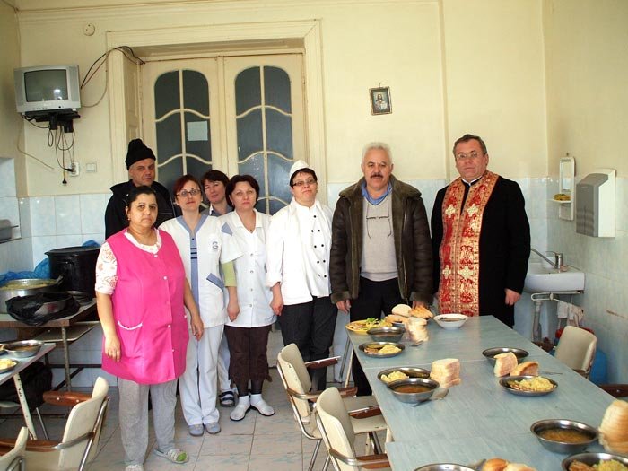 Hrană pentru bolnavi din partea parohiilor Protopopiatului Buhuşi 91305