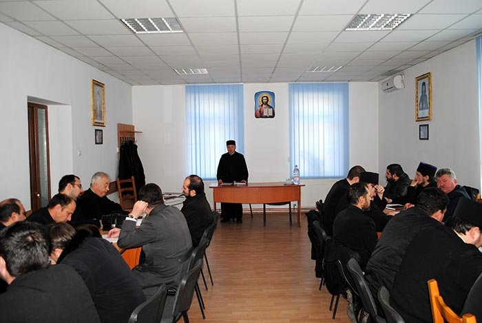 Conferinţa preoţilor din Protopopiatul Huşi 91328