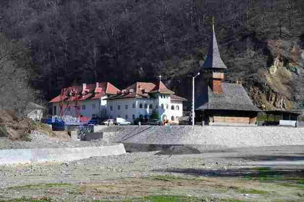 Mănăstirile Cârcea şi Vodiţa îşi vor serba ocrotitorul 91392