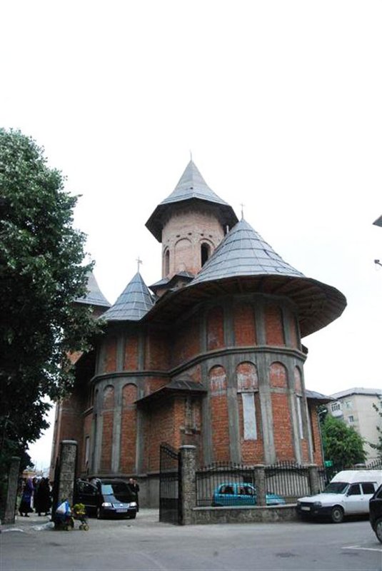 Slujbă arhierească la Biserica „Sfânta Treime“ din Botoşani 91487