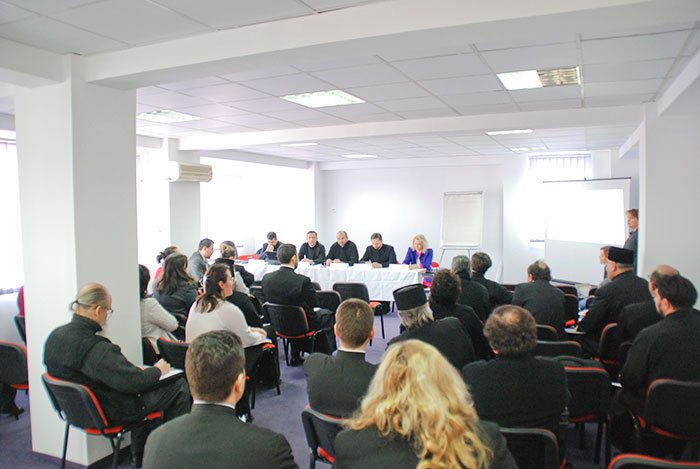 Biserica îşi dezvoltă activităţile sociale 91522