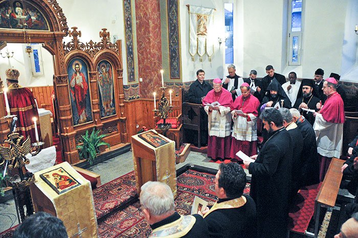 „Crucea şi Învierea sunt cei doi poli ai credinţei noastre“ 91548