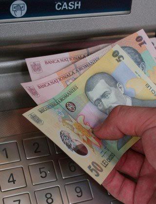 FMI recomandă creşterea salariilor şi pensiilor 91644