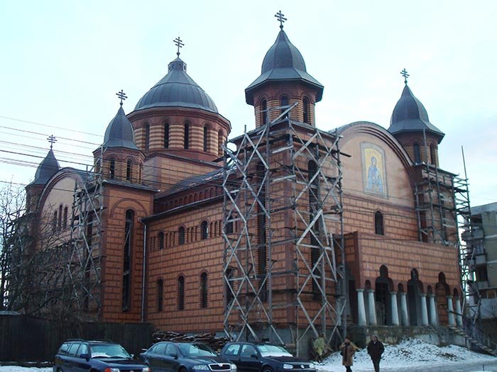 PS Sofronie în mijlocul credincioşilor din Marghita 91654