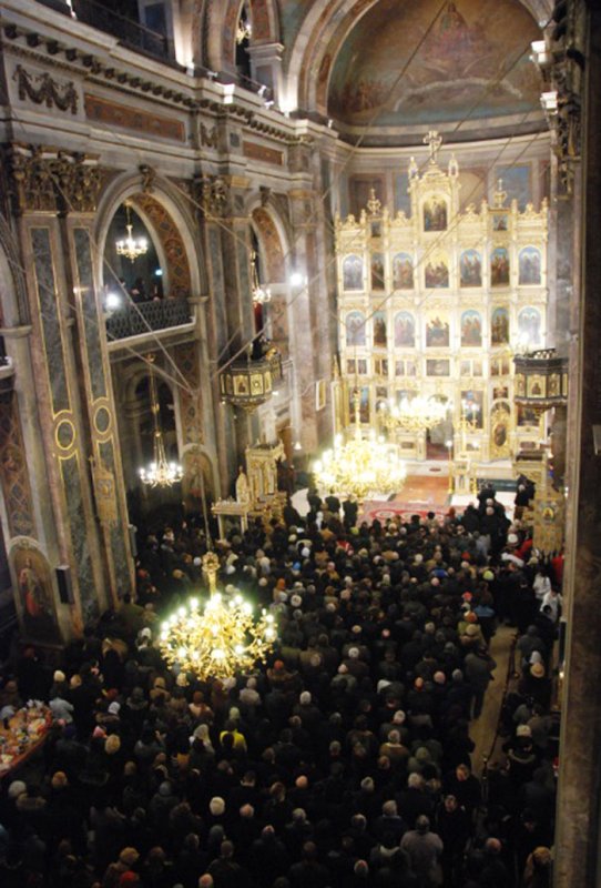 „Maica bisericilor” din Moldova, în straie de sărbătoare 91823