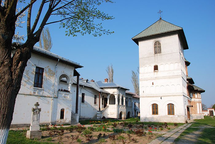 Peste şase secole de tradiţie monahală la Jitianu 91846