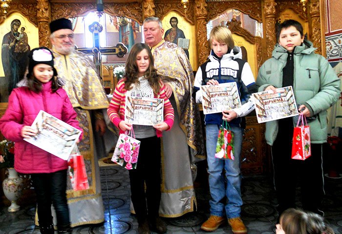 Premii pentru copiii Parohiei „Naşterea Domnului“ din Cluj 91844