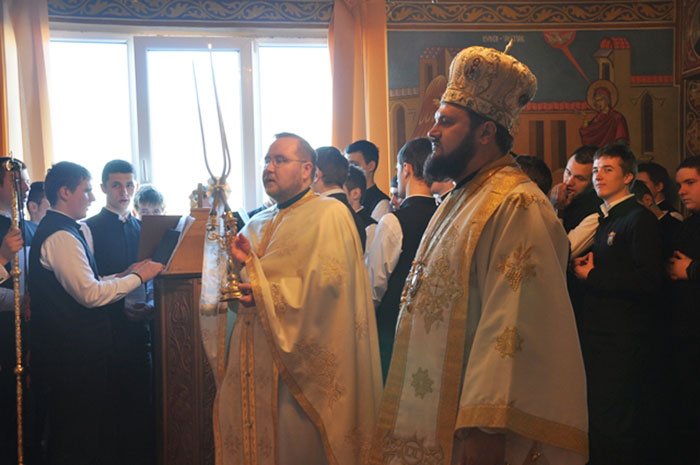 Slujbă arhierească la Liceul Teologic din Zalău 91845