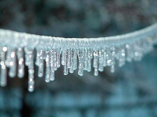 Ploaia a îngheţat Capitala 91907