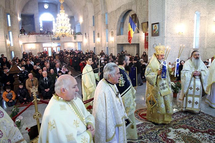 Braşovenii au primit vizita IPS Laurenţiu 91928