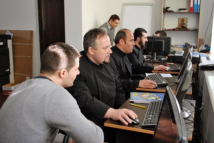 Instruire pentru personalul Centrelor Eparhiale  ale Severinului şi Strehaiei şi Caransebeşului 91981