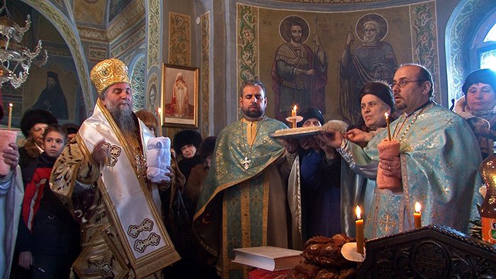 Biserica Harşu în haină de praznic 92026