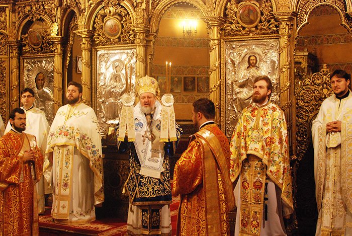 Liturghie arhierească la Biserica „Domniţa Bălaşa“ 92035