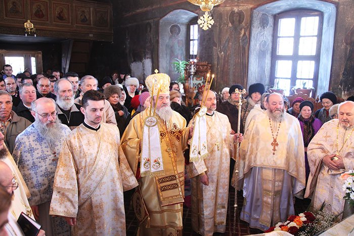 Liturghie arhierească la Mănăstirea Predeal 92046
