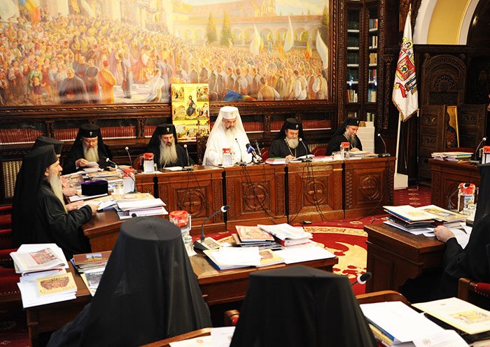 Sfântul Sinod în şedinţă de lucru 92079