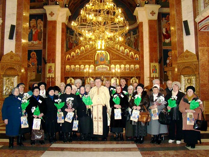 Serbarea vârstnicilor din Valea Cetăţii din Braşov 92129