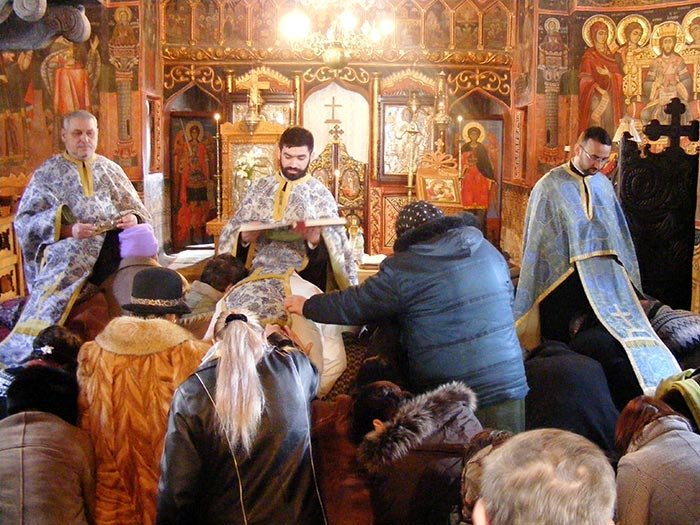 Activităţi misionar-culturale în Arhiepiscopia Râmnicului 92145