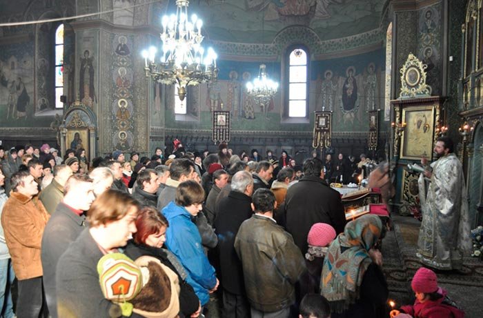 Cateheze parohiale pentru credincioşii de toate vârstele 92148